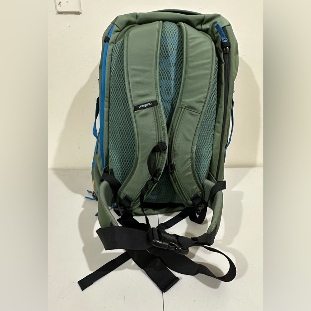 Cotopaxi Allpa 35L Backpack - Gray and Blue - Picture 4 of 7
